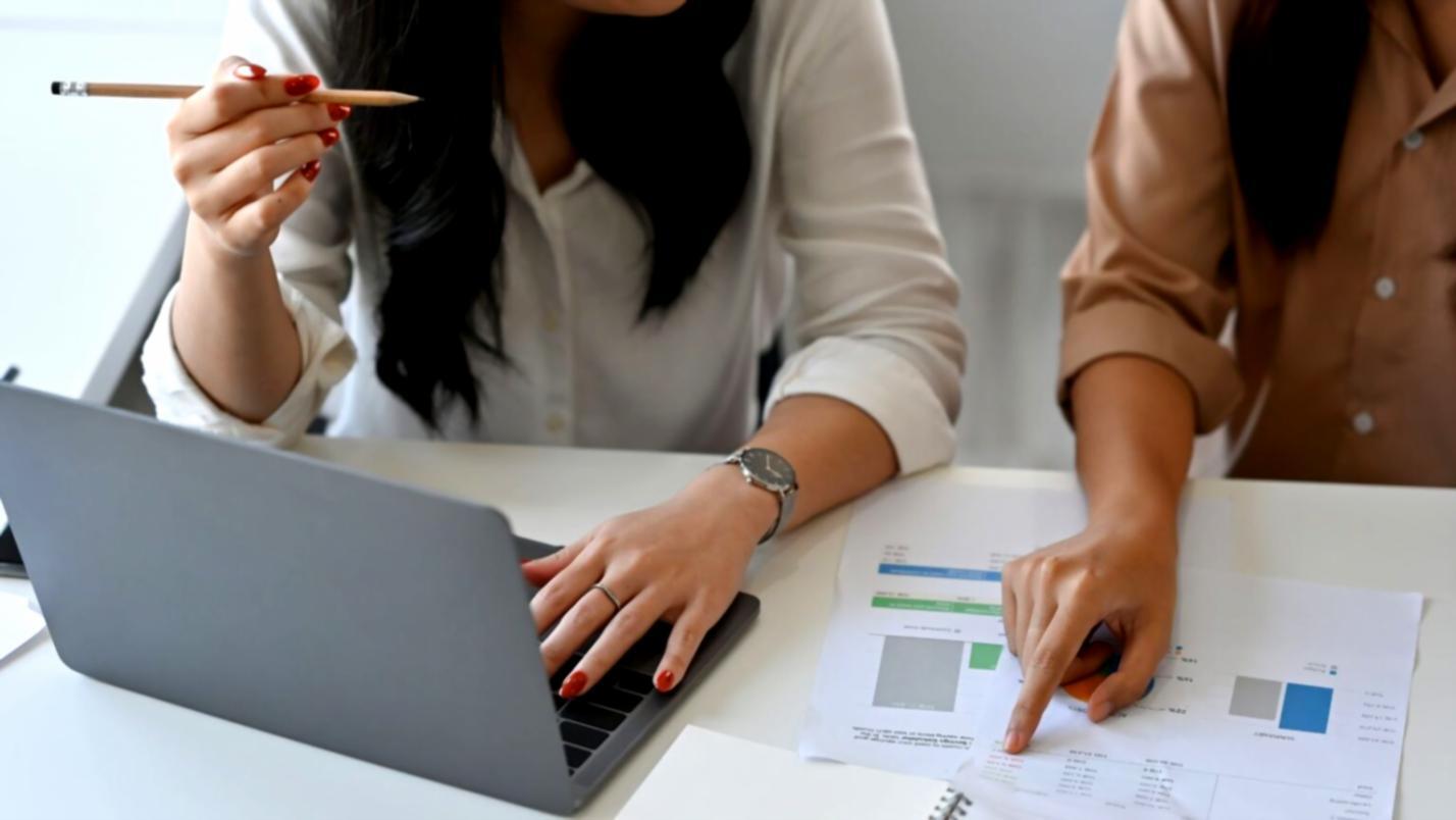 Praca z dokumentacją budżetową podczas sesji online